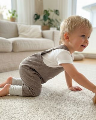 Když se měkký manšestr potká s dětským smíchem… vzniknou lacláče, které budou provázet vaše malé dobrodruhy všedními dny....